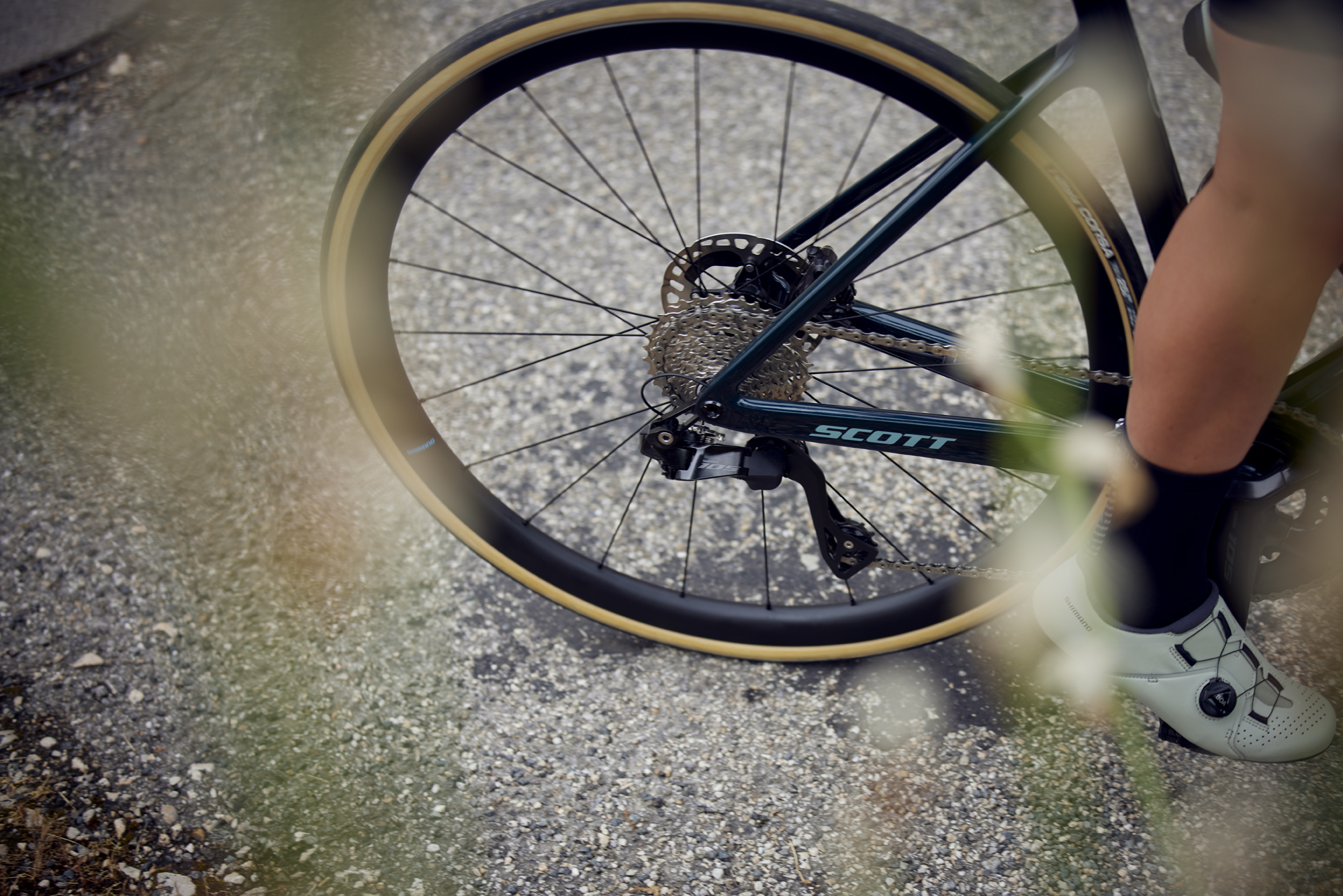 Karbonowe koła szosowe Shimano i rower szosowy 105 Di2
