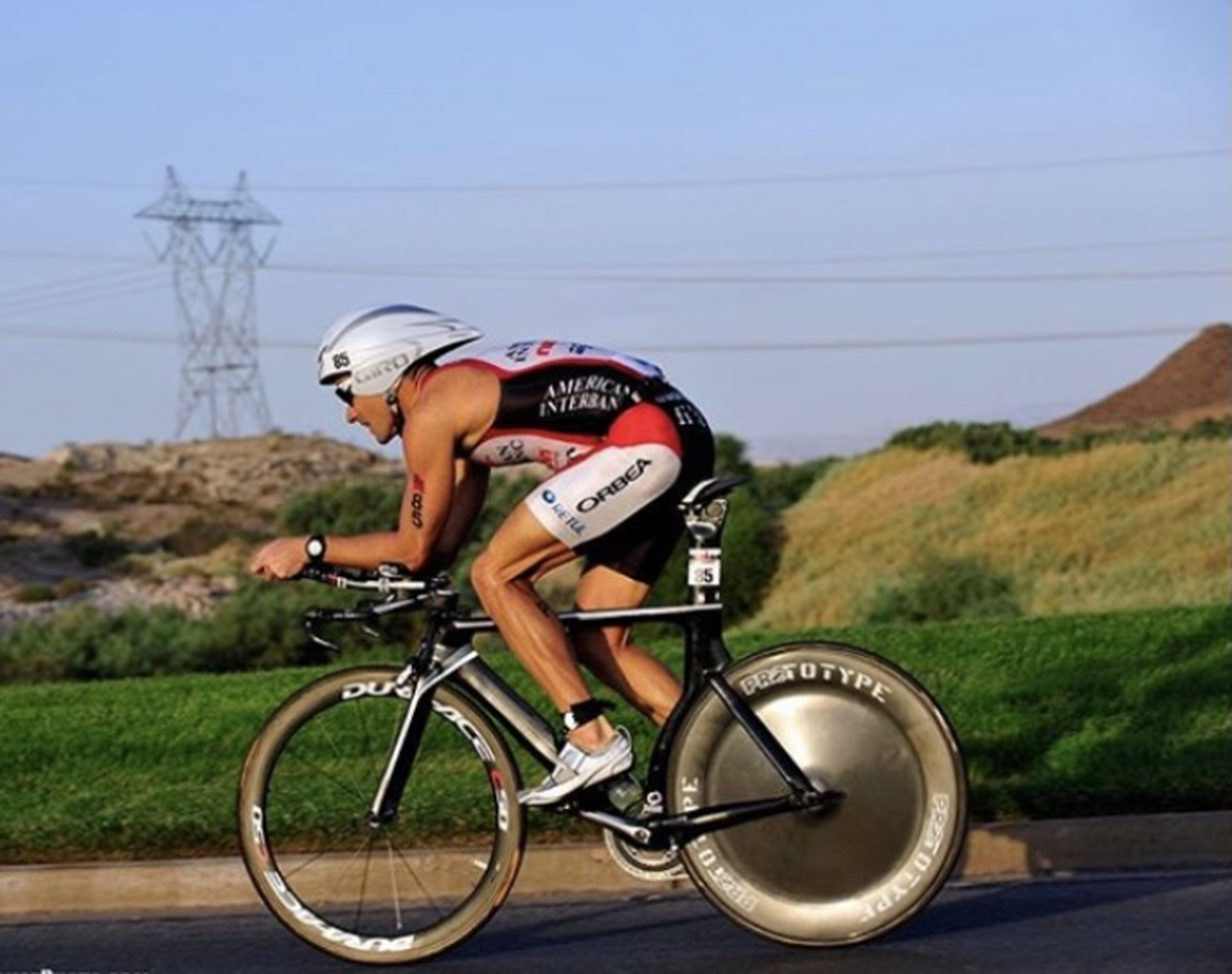 Crowie racing his aero road bike in a race